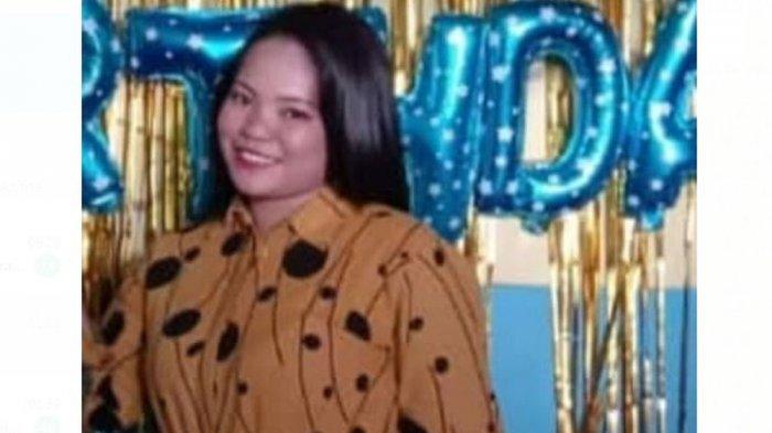 Mendiang Rina Andriani