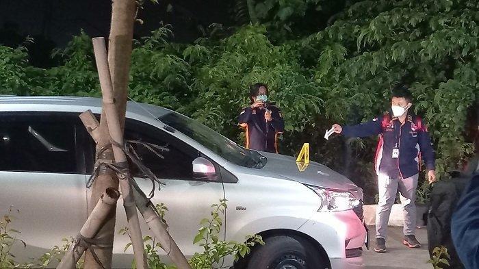 Rekontruksi kasus penembakan 6 laskar FPI di Karawang Barat, Jawa Barat, yang dilakukan Bareskrim Polri, Minggu (13/12/2020) malam.