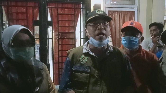 Plt Sekda Kabupaten Asahan beri tanggapan mengenai warganya yang diduga keracunan makanan.