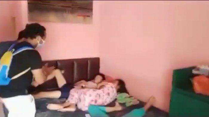 Tekab Polres Labuhanbatu saat menangkap maling sambil menyanyikan lagu selamat ulang tahun.