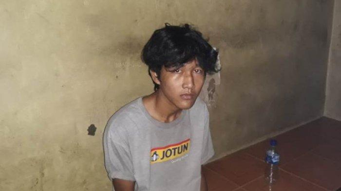 Yones Siondihon Naibaho, penembak kepala anggota Polda Sumut Aiptu Josmer Samsuardi Manurung ditahan di sel Polsek Tanjungmorawa, Kamis (19/8/2021).(HO)