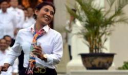 Di Kotabaru Menteri Susi Tebar Senyum ke Warga