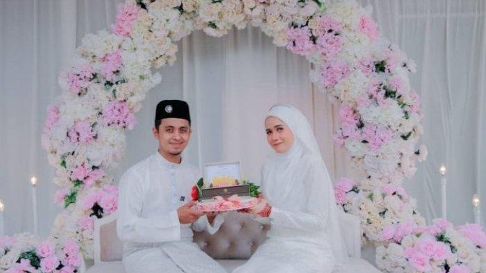 Akma dan suaminya