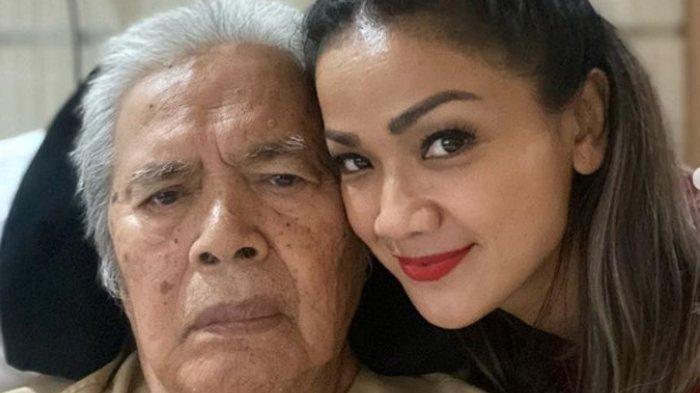 Ayah Nirina Zubir meninggal dunia