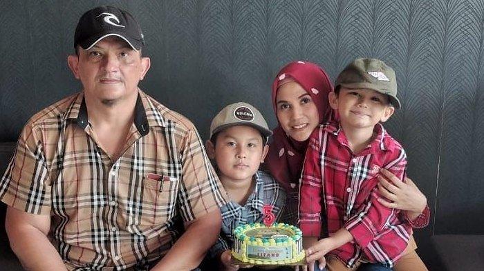 Clift Sangra suami mendiang Suzanna rayakan ulang tahun pernikahan dengan istri, Nana Mahliana