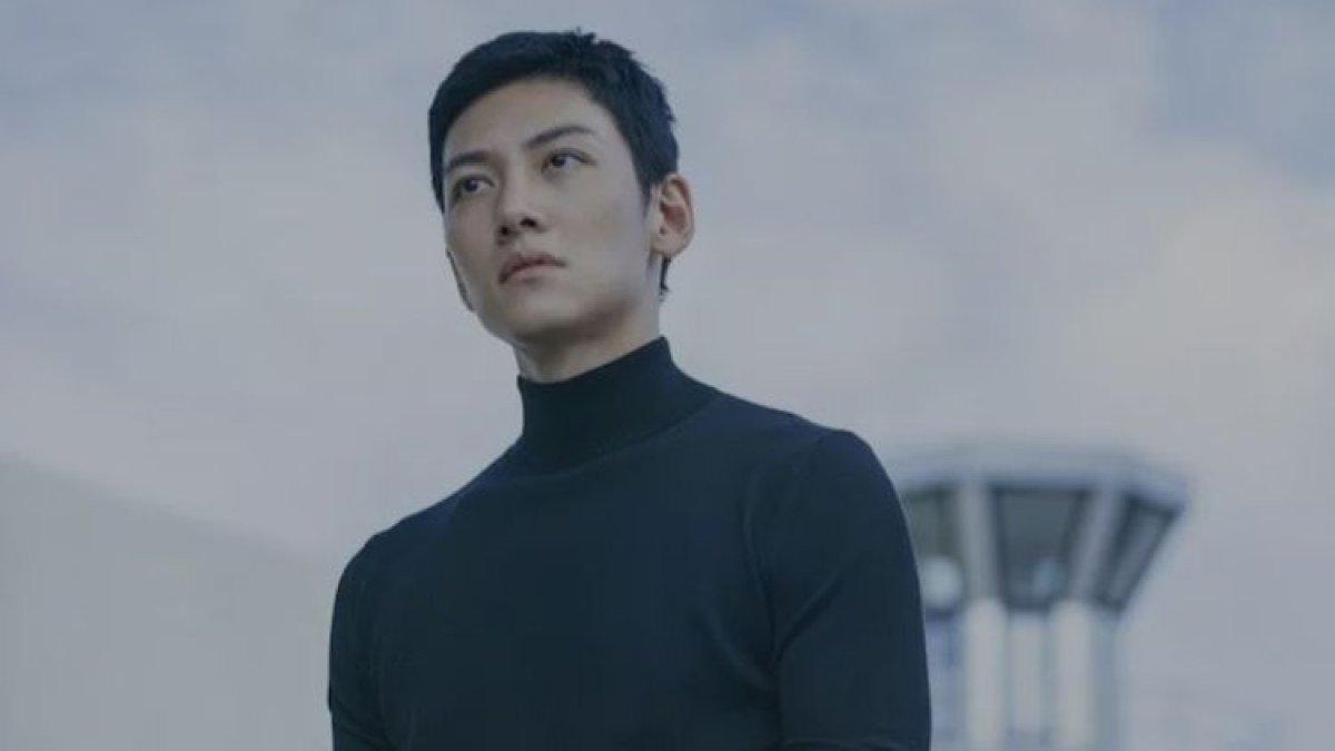 Drama KBS2 terbaru, If You Wish Upon Me, membagikan potongan gambar pertama Ji Chang Wook.