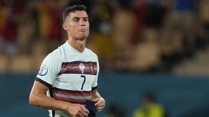 Ekspresi Kapten Portugal, Cristiano Ronaldo usai timnya ditumbangkan oleh Belgia dalam babak 16 besar Euro 2020, Senin (28/6/2021) dini hari.