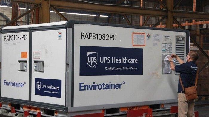 Indonesia menerima kedatangan vaksin tahap ke-26 berupa 1.041.400 dosis vaksin AstraZeneca, di Bandara Internasional Soekarno Hatta, Jumat (16/7/2021).