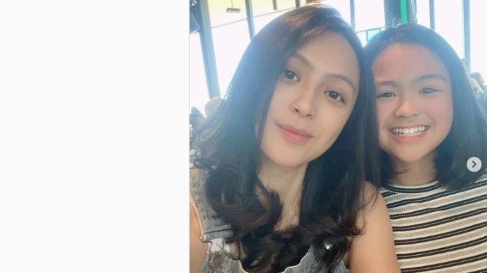 JIll Carissa dan putrinya