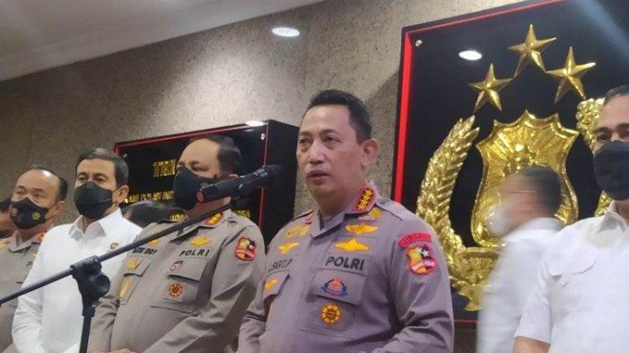 Kapolri Jenderal Listyo Sigit Prabowo saat menyampaikan perkembangan kasus tewasnya Brigadir J. Jumpa pers dilakukan di Mabes Polri, Jakarta Selatan, Kamis (4/8/2022) malam.