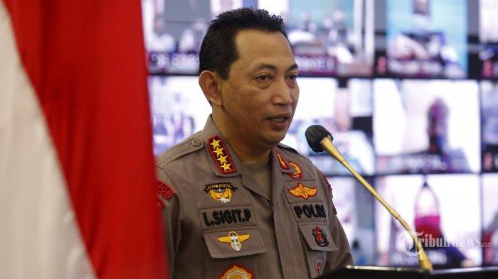 Kapolri Jenderal Pol Listyo Sigit Prabowo memberikan sambutan saat menghadiri peluncuran aplikasi Propam Presisi di Mabes Polri, Jakarta, Selasa (13/4/2021). Aplikasi Propam Presisi tersebut diciptakan oleh Divisi Profesi dan Pengamanan (Divpropam) Polri sebagai sarana pengaduan terkait oknum polisi maupun PNS di kesatuan Polri agar bisa melapor lebih cepat, mudah, transparan, akuntabel, dan informatif. Tribunnews/Irwan Rismawan