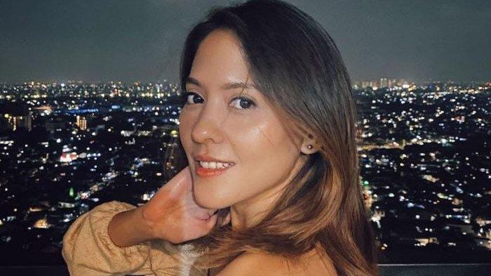 Lala Karmela Senandung Masa Puber