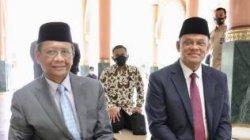 Menkopolhukam membagikan pertemuannya dengan Gatot Nurmantyo di sebuah acara resepsi pernikahan di Masjid UGM, Yogyakarta. (Sumber: Twitter Mahfud MD)