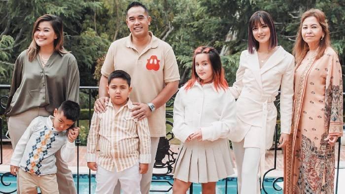 Momen Lebaran Nia Ramadhani