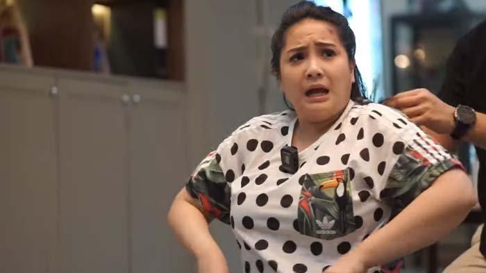 Momen Nagita Slavina dikretek Aryo. Istri Raffi Ahmad sampai teriak histeris saat dengar tulangnya berbunyi.