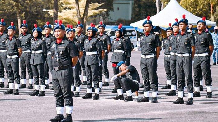 Nik pingsan di lapangan saat bertugas