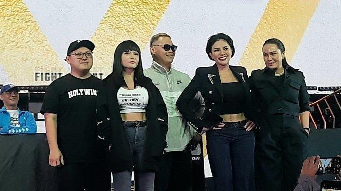 Nikita Mirzani siap untuk melawan Dinar Candy di atas ring tinju pada 12 Juni 2022 mendatang.