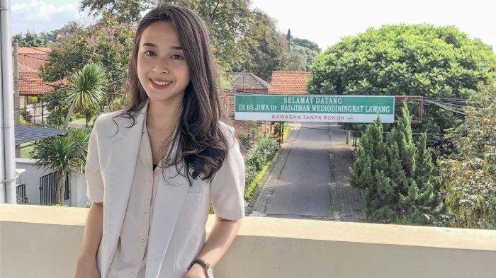 Nimaz Dewantary jadi psikolog