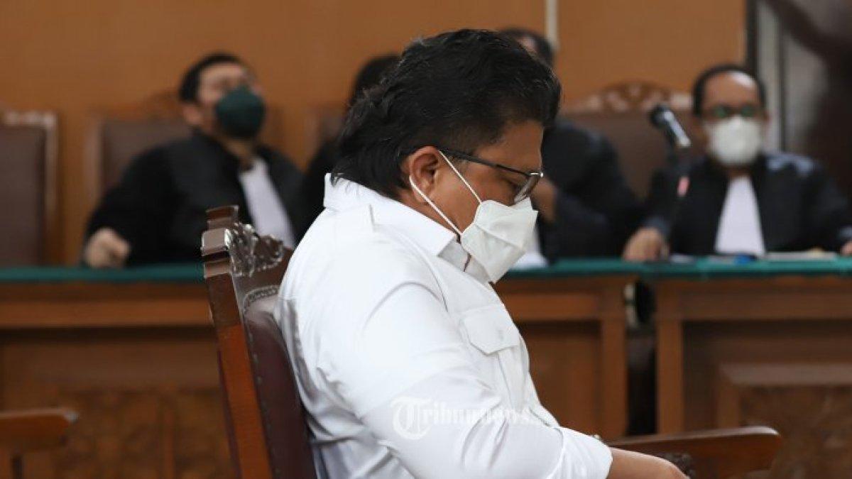 Terdakwa Ferdy Sambo saat menjalani sidang lanjutan di PN Jakarta Selatan, Jakarta, Selasa (24/1/2023). Ferdy Sambo membacakan nota pembelaan atau pleidoi dengan judul Setitik Harapan dalam Ruang Sesak Pengadilan.