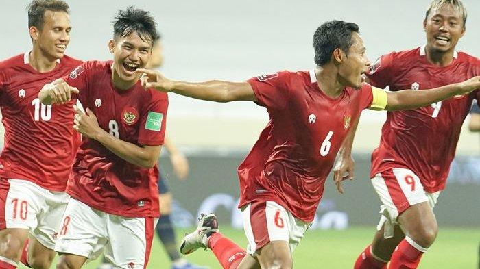 Selebrasi Evan Dimas usai cetak gol ke gawang Thailand dalam laga Kualifikasi Piala Dunia 2022 zona Asia grup G, di Stadion Al-Maktoum, Dubai, Uni Emirat Arab (UEA), Kamis (3/6/2021).