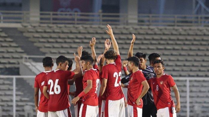 Timnas U19 Indonesia saat ujicoba melawan Persija Jakarta, Sabtu (25/6/2022). Timnas Indonesia bakal hadapi Vietnam di laga pembuka Piala AFF 2022 U19.