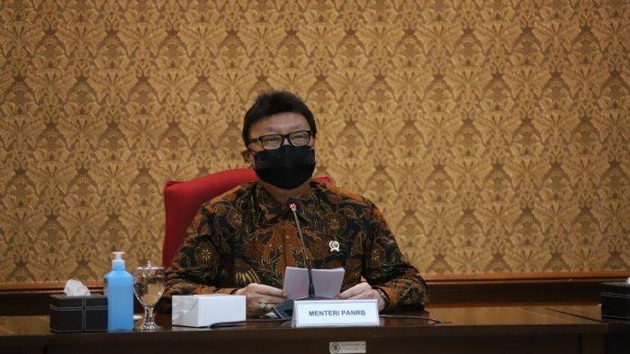 Tjahjo Kumolo saat Rapat Koordinasi Pembahasan Isu Strategis dan Kebijakan Bidang PANRB, secara virtual, Kamis (17/6/2021).