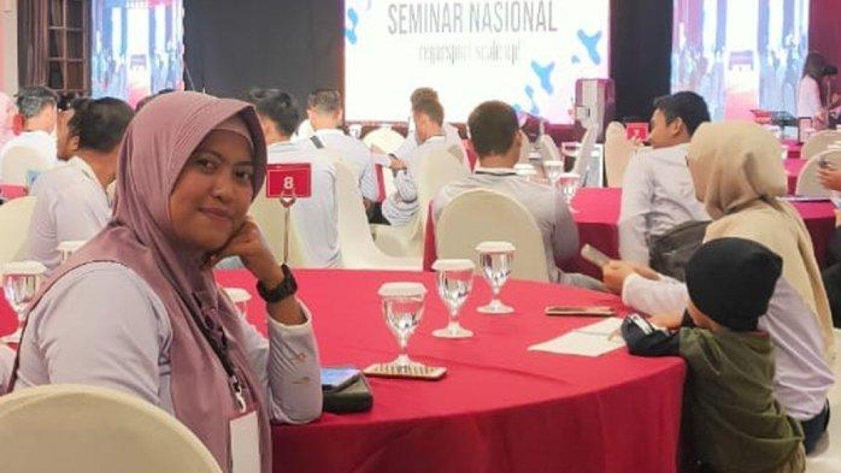 Tyas, ibu rumah tangga yang sukses berbisnis jersey.