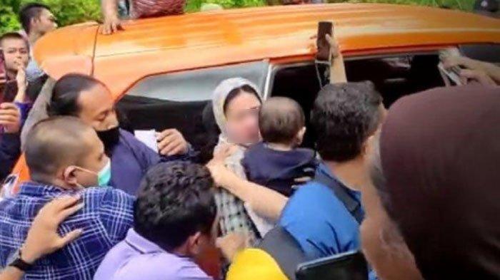 VLH, istri juragan emas yang diduga terlibat pembunuhan suami karena cinta terlarang.
