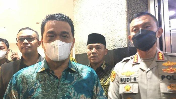 Wakil Gubernur DKI Jakarta Ahmad Riza Patria di Mapolrestro Jakarta Timur, Kamis (7/7/2022).