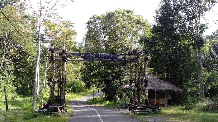 Gerbang masuk Lawang Park Adventure