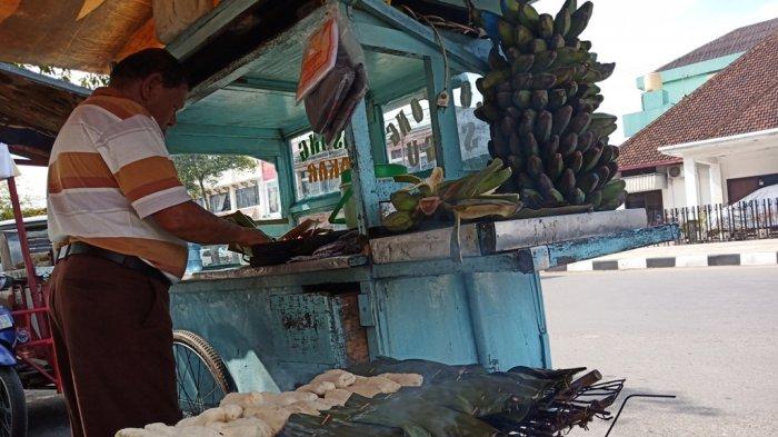 Lompong Sagu Kue Tradisional Khas Ranah Minang yang Mulai Langka tapi Diburu Pecinta Kuliner