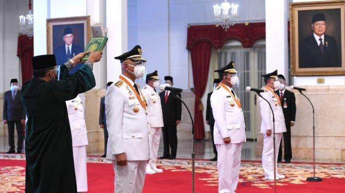 Mahyeldi-Audy Joinaldy Dilantik Presiden Joko Widodo sebagai Gubernur dan Wagub Sumbar di Istana
