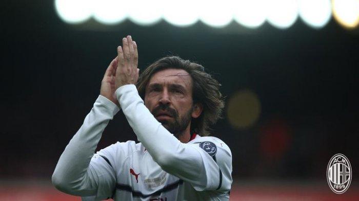 Mantan gelandang AC Milan, Andrea Pirlo, dalam laga amal menghadapi Liverpool Legends di Stadion Anfield, Sabtu (23/3/2019).
