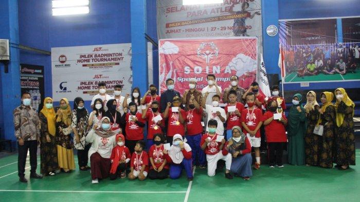 Penyerahan medali perlombaan Virtual SOIna Indonesia tahun 2020 berlangsung meriah di Hall Benteng Sport, Jalan Rahman Hakim, Benteng, Kota Padang, Jumat (19/3/2021).