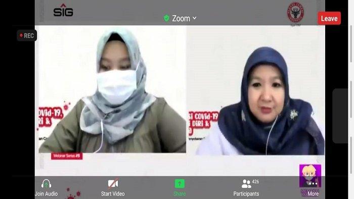 PT Semen Padang kembali menggelar webinar series. Kamis (24/6/2021), webinar dengan tema “Vaksinasi Covid-19, Lindungi Diri & Keluarga Dalam Upaya Pencegahan Penyebaran Covid-19” itu, menghadirkan Juru Bicara (Jubir) Vaksin Covid-19 Kemenkes RI dr. Siti Nadia Tarmizi, M.Epid sebagai pemateri webinar.