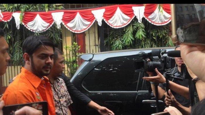 Rio Reifan saat dibawa ke rutan Polda Metro Jaya, Jumat (16/8/2019). BREAKING NEWS, Rio Reifan Kembali Ditangkap Polisi karena Kasus Narkoba, Ini Keempat Kalinya.