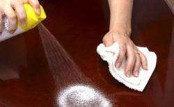 Inilah 6 Tips Perawatan Furnitur Berbahan Kayu, contoh Sering Dibersihkan
