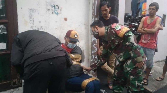 Anggota TNI mengamankan intel polisi yang dituduh maling di Tanah Abang