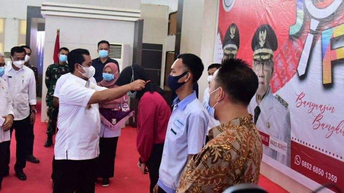 Bupati Banyuasin H Askolani SH MH saat membuka Pameran Kesempatan Kerja ( Banyuasin Job fair) Tahun 2020 di Gedung Graha Sedulang Setudung Komplek Perkatoran Pemkab Banyuasin, Rabu (18/10/2020).