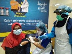 16 Puskesmas Layani Vaksinasi Covid-19 Tahap Pertama