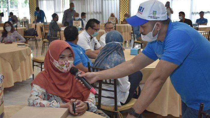 Dalam rangka menjalin silaturrahmi dengan stakeholders, PT Pusri Palembang yang merupakan anak perusahaan PT Pupuk Indonesia (Persero) mengadakan kegiatan Sharing Knowledge dan Customer Engagement bersama kios pupuk di Palembang pada Selasa (24/03/2021) yang bertempat di Bukit Golf Resto, kegiatan berlangsung dengan menerapkan protokol kesehatan COVID-19.
