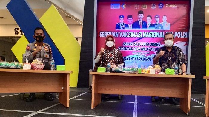 Pemberian vaksin covid-19 di Kabupaten OKU Sabtu (26/6/2021).