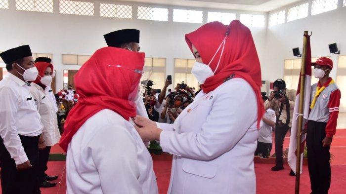 Pelantikan Pengurus Palang Merah Indonesia (PMI) Kecamatan se-Kabupaten Banyuasin periode 2020-2025 dan Musyawarah Kerja PMI Kabupaten Banyuasin Tahun 2020 berlangsung di Graha Sedulang Setudung, Senin (16/11/2020).