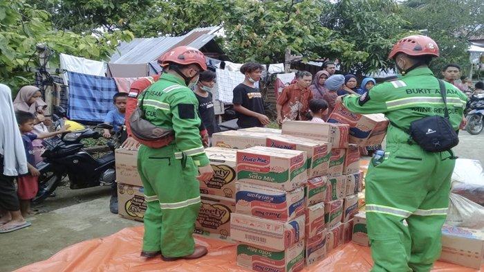PT Bukit Asam Tbk (PTBA) mengirimkan langsung Tim Rescuer dan menyalurkan donasi berupa kebutuhan logistik untuk warga yang terkena musibah gempa di Sulawesi Barat (Subar) dan banjir di Kalimantan Selatan (Kalsel).