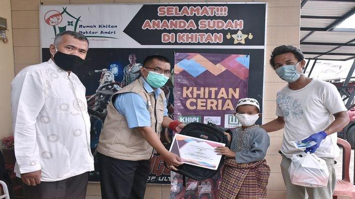 Pusri gelar khitanan gratis