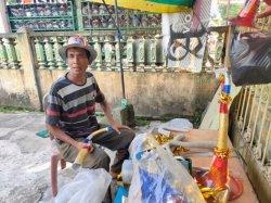 Cerita Pengrajin Terompet di Kertapati, Terus Mengalami Penurunan Pembeli Sejak 6 Tahun Terakhir