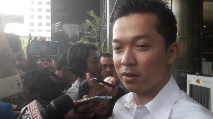 Eks atlet bulu tangkis Taufik Hidayat setelah diperiksa KPK terkait statusnya sebagai Staf Khusus Menpora dan Wakil Kasatlak Prima, Kamis (1/8/2019)