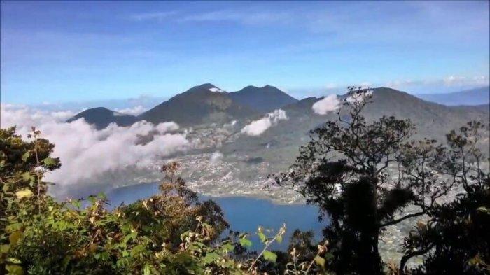 Puncak Mangu, begitu sebutan lain untuk Gunung Catur yang diberikan oleh masyarakat Bali.