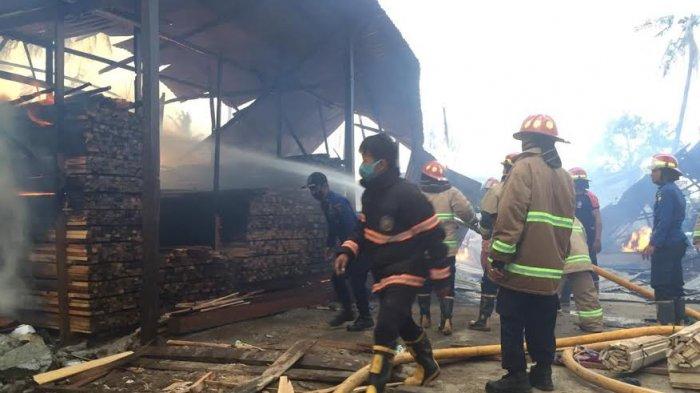 Sedikitnya 11 rumah ludes terbakar di Jl Kelor, Kelurahan Balaroa, Kecamatan Palu Barat, Kota Palu, Sulawesi Tengah, Rabu (3/3/2021), pukul 16.30 Wita,
