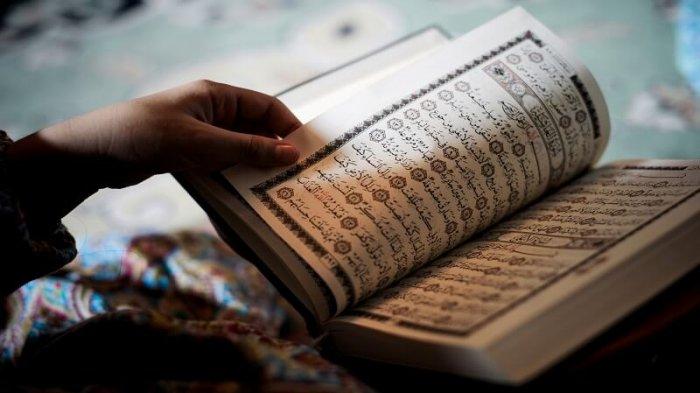 Ilustrasi membaca Al Quran
